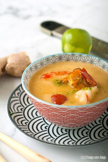 Thaise soep met zeevruchten en citroengras