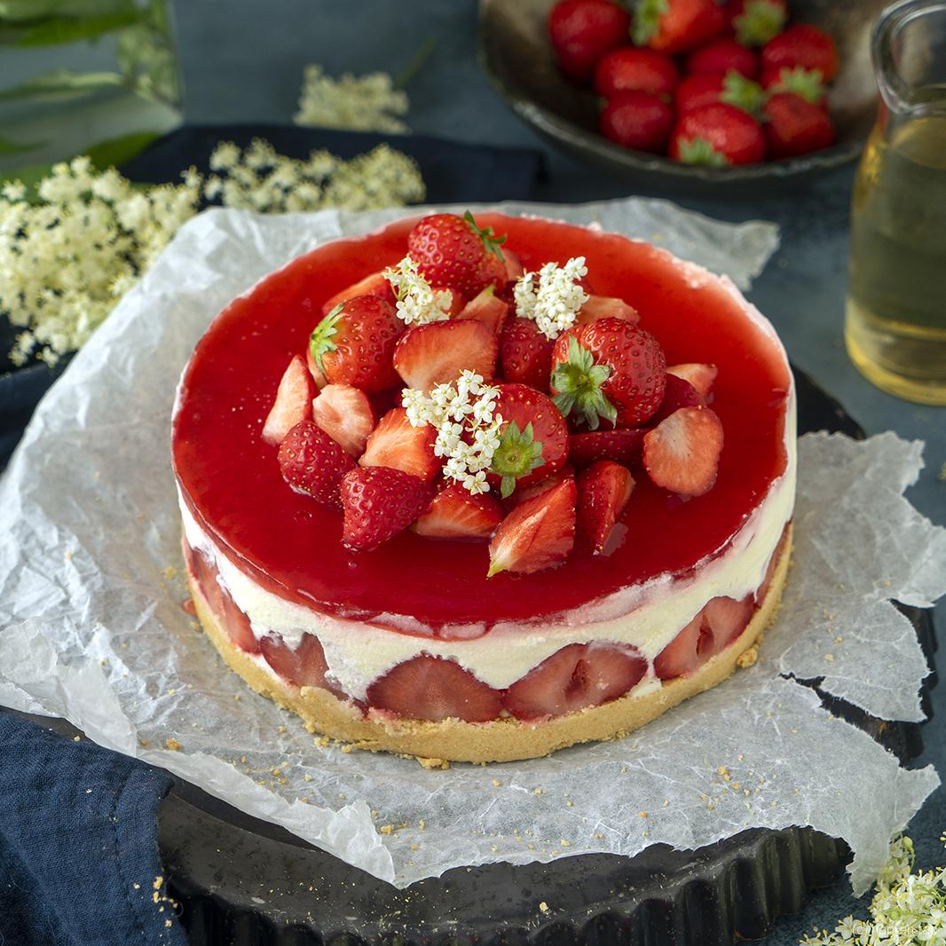 Fraisier met vlierbloesemmousse